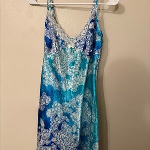 Elegant Blue Floral Lace Chemise